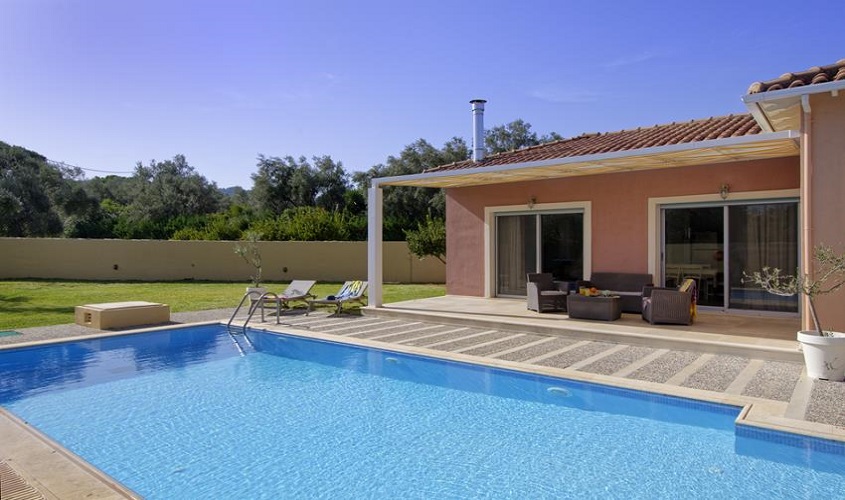2 Bed, Private pool, Flts & Car hire